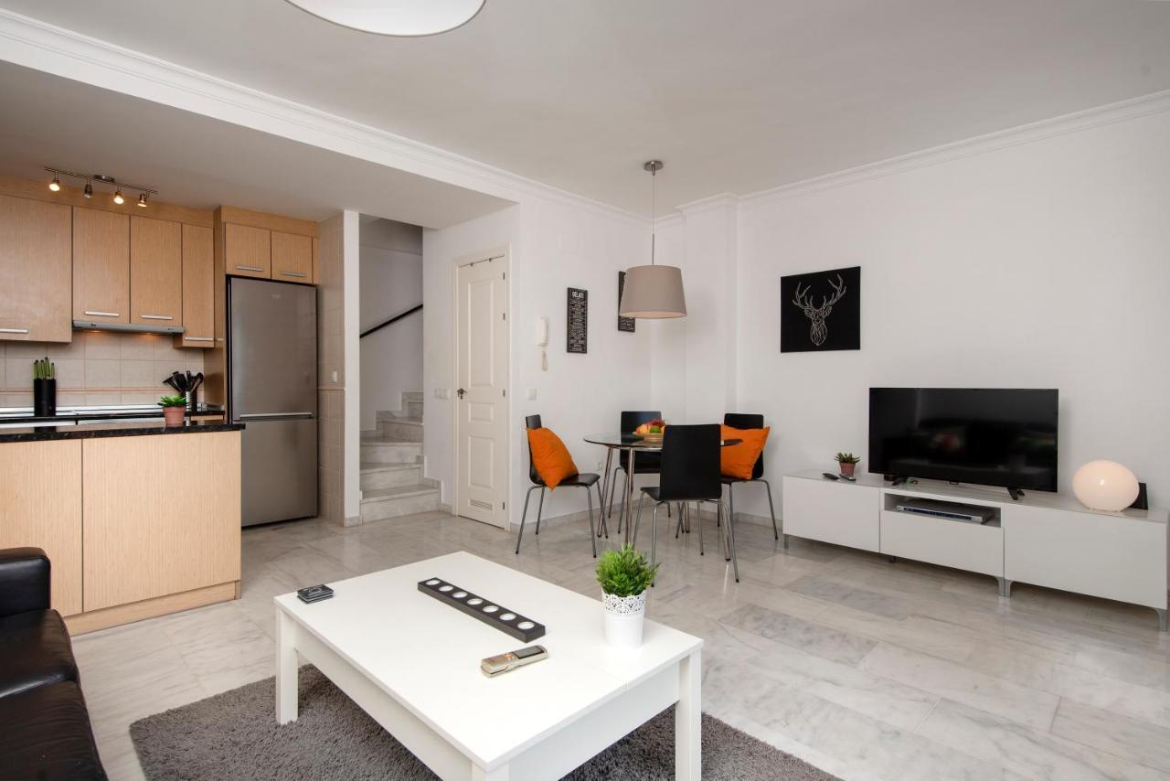 Amazing Corner Duplex Salinas Apartment *